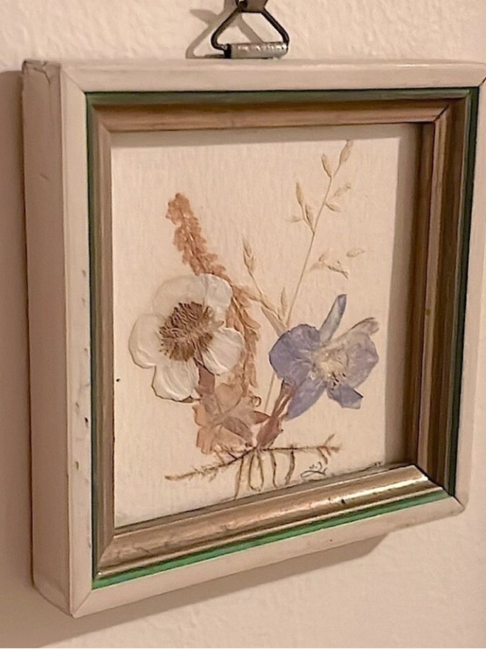 Naturalism Pressed Flowers 1970s Vintage Small Space Solution Decor